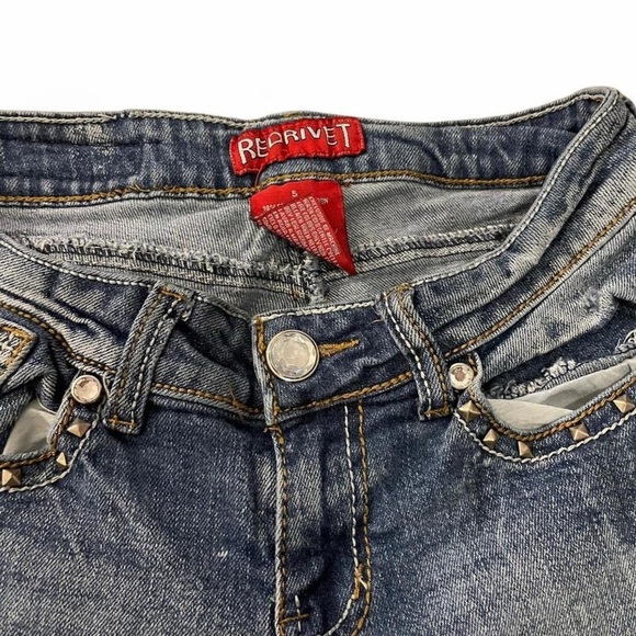 RED RIVET - Picture 6 of 6